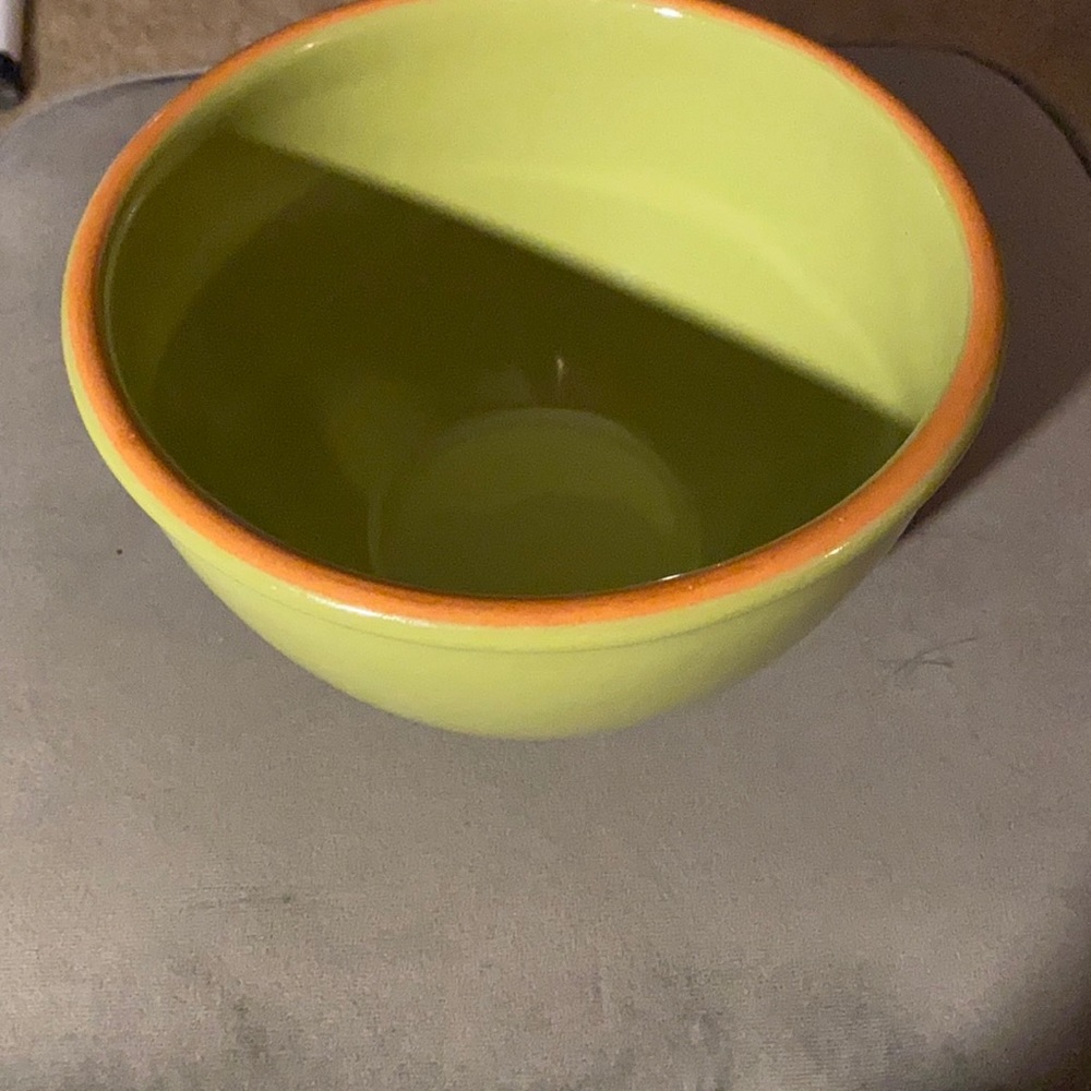 Bowl. Pottery. Made in Portugal.